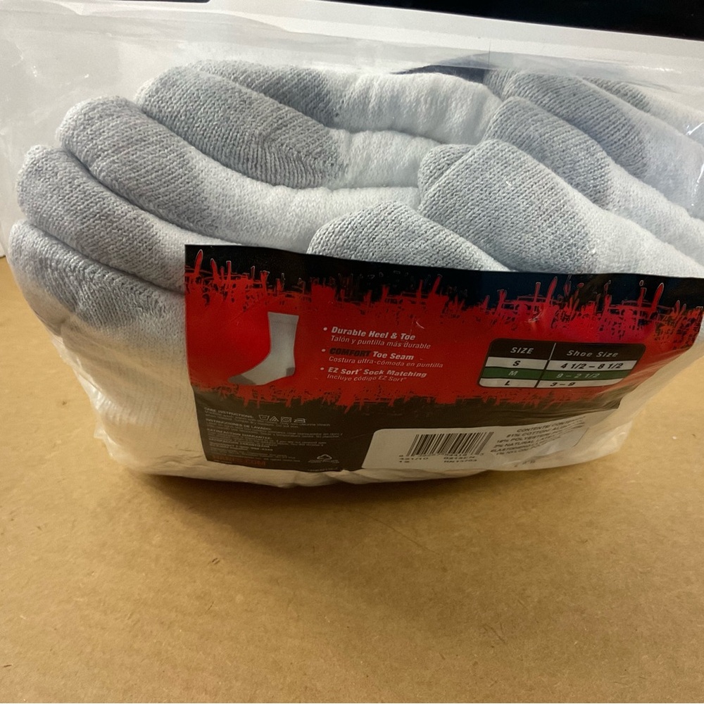 NEW Hanes 10 Pairs Boy Crew Stock - Picture 3 of 7